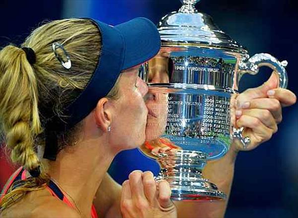 New No. 1 Kerber, younger stars standing between Serena and history