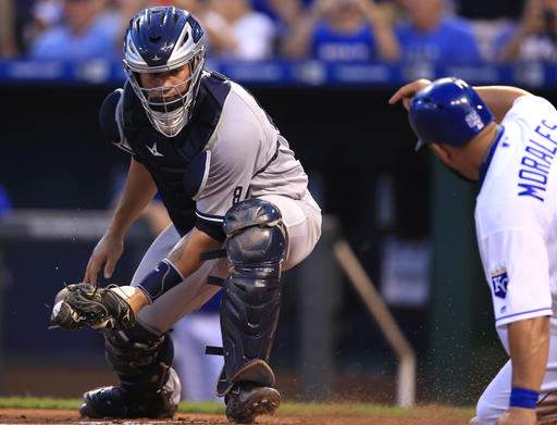 Royals use big inning again to take down Yanks, inch closer to the Wild Card