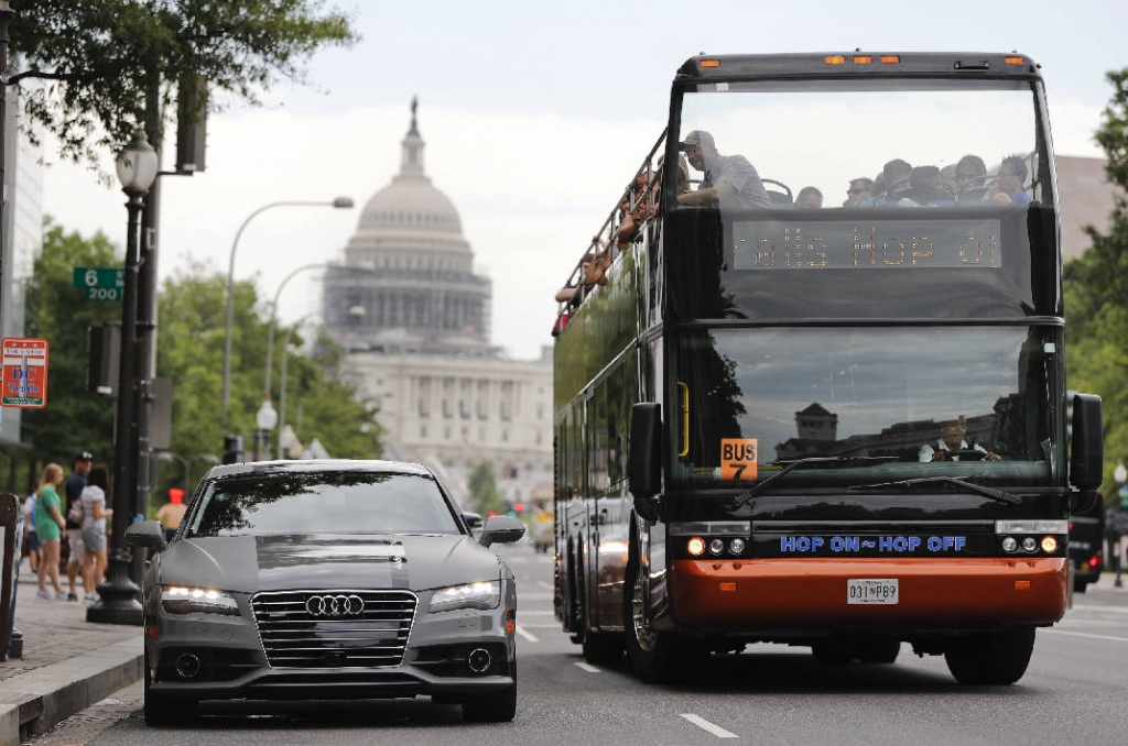 Obama hails self-driving cars' huge potential