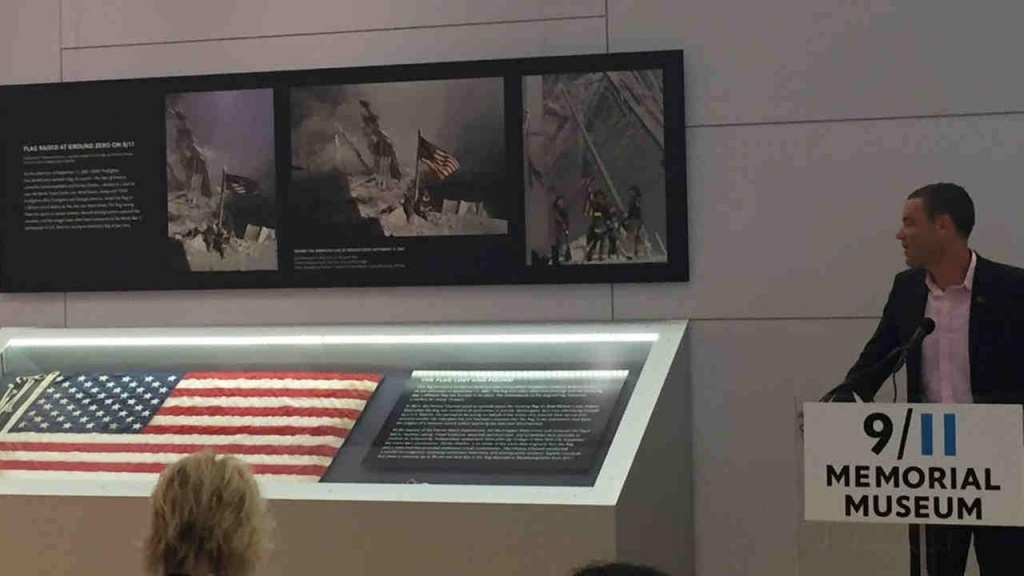 9/11 flag captured in famous