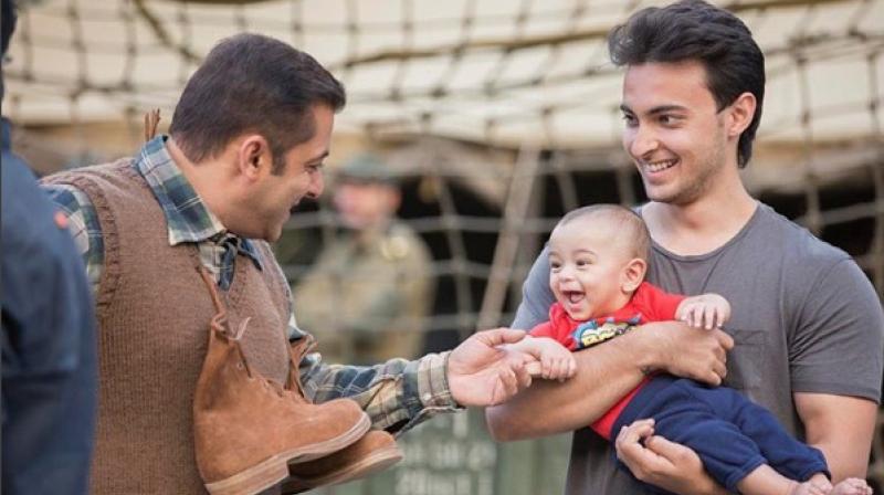 Salman Khan snapped in a candid moment with nephew Ahil and Aayush Sharma