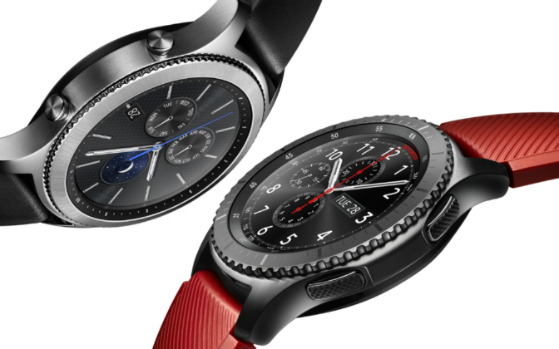 Samsung Gear S3 has an always-on display Gorilla Glass SR+ protection and 4 days battery life