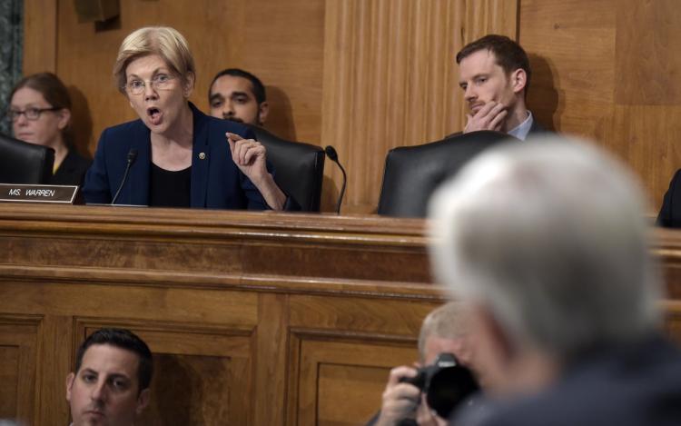 Sen. Elizabeth Warren addressing John Stumpf at the hearing