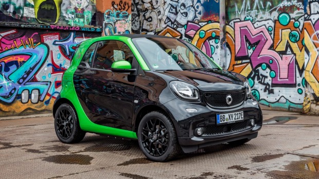 Smart has unveiled a electric range of its compact city cars