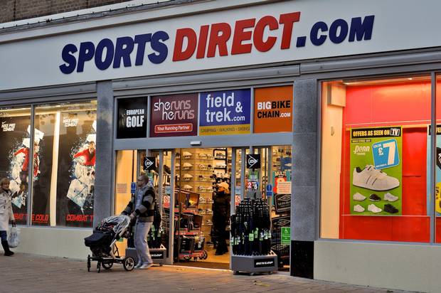 Sports Direct has said it will offer casual staff guaranteed hours