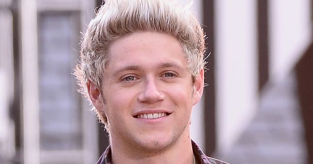 Star Niall Horan snubs X-Factor Simon Cowell for Universal music