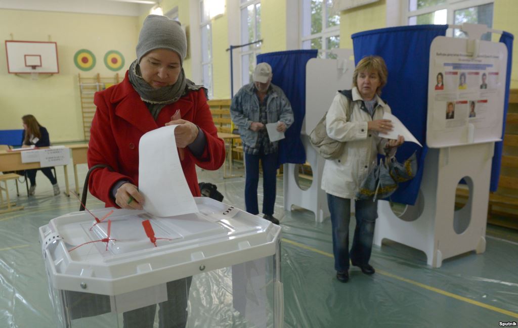 Surveys indicate that the pro Kremlin United Russia party will maintain its absolute majority in the next Duma