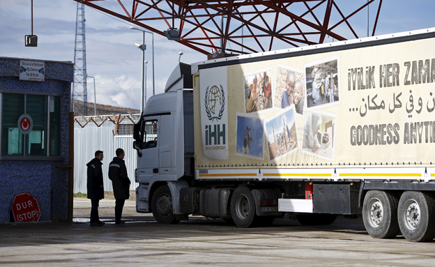 Aid trucks stuck on their way to Aleppo