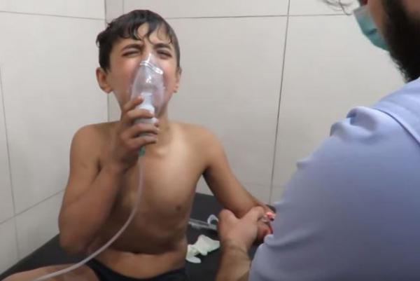 Watch: Suspected chlorine gas attack chokes dozens in Aleppo