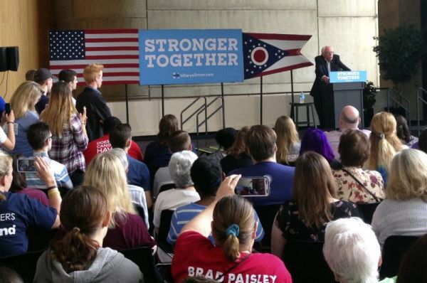 Sen. Bernie Sanders I-Vt. speaks in support