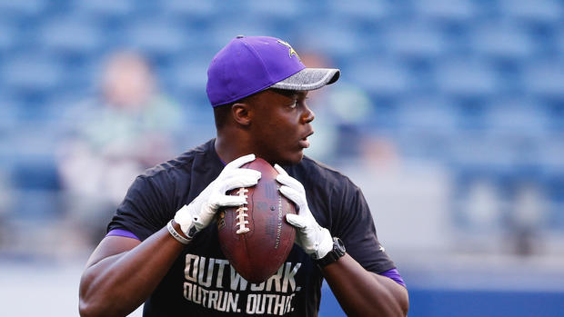 Vikings QB Teddy Bridgewater goes down in practice with injury