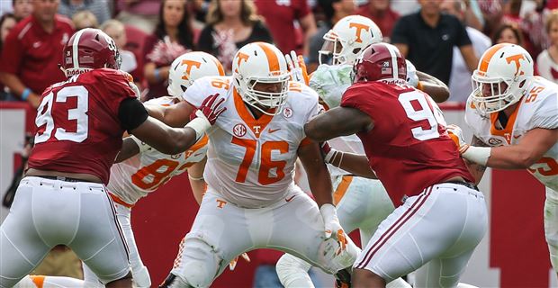 Tennessee sophomore offensive tackle Chance Hall