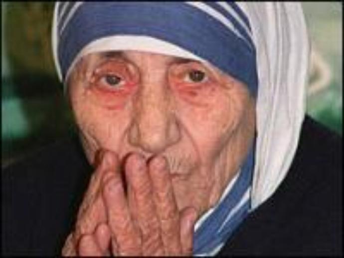 Mother Teresa declared saint at Vatican ceremony