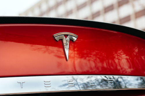 Elon Musk to reveal autopilot improvements for Tesla on Sunday