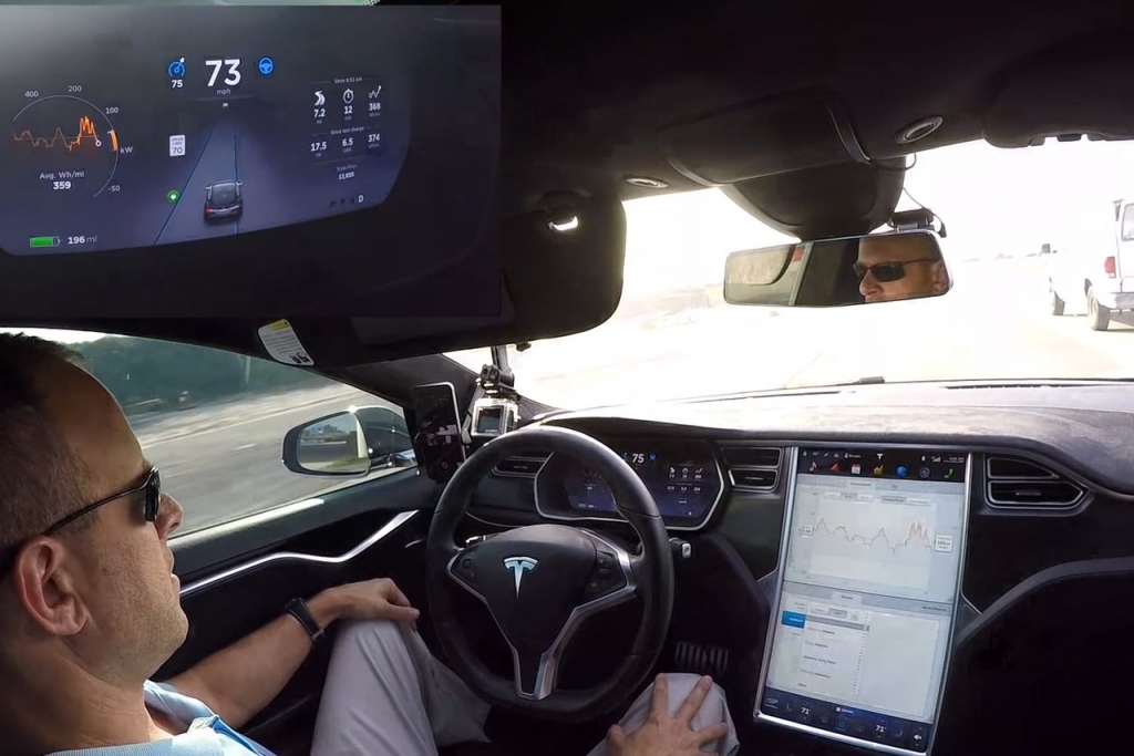 Elon Musk to release the details of Tesla OS v8.0 today, but wide release 'in a few weeks'