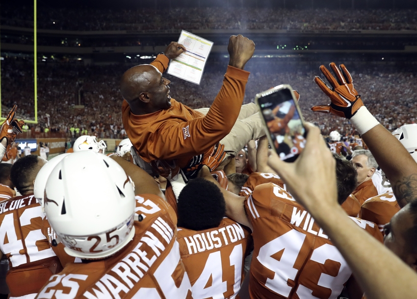 Texas beats No. 10 Notre Dame 50-47 in 2OT thriller