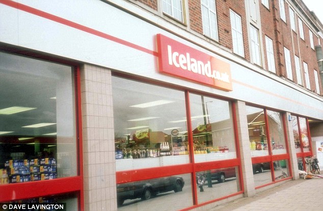 The Icelandic government is considering launching a lawsuit against British supermarket chain Iceland to make it give up its name