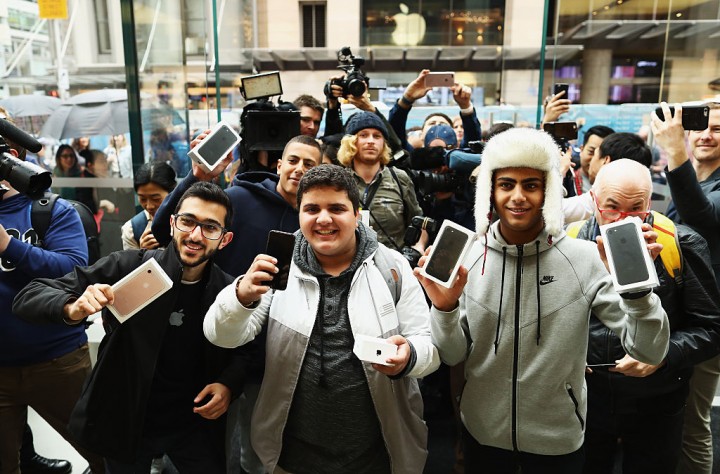 The first customers to buy the iPhone 7 at an Apple Store in Sydney on Friday