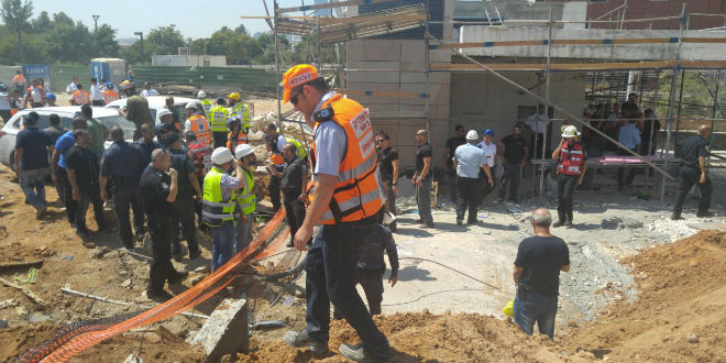 The site of the structure which collapsed in Tel Aviv