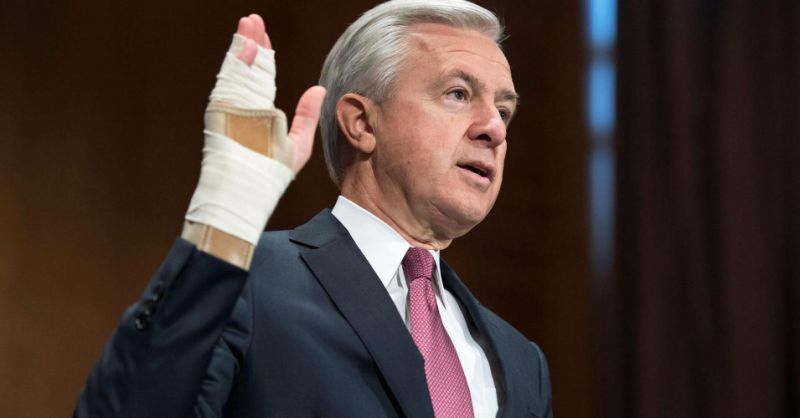 Here's the story behind the Wells Fargo CEO's wounded hand