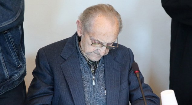 Former SS medic Hubert Zafke 95 accused of aiding in 3,681 murders in Auschwitz in 1944 attends his trial