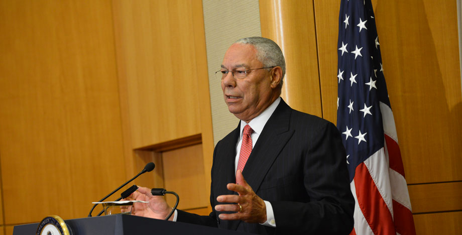 Colin Powell Rips Donald Trump in E-Mails