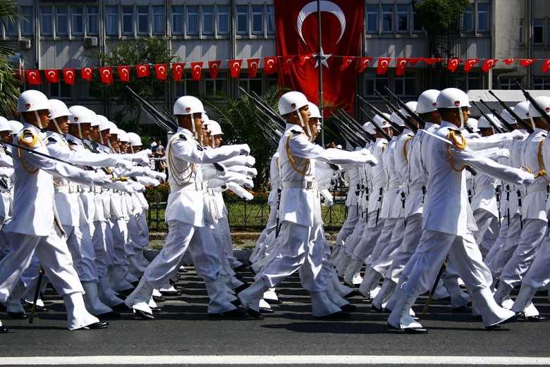 Military parade on Victory Day in Turkey. Wikimedia Commons/@Nérostrateur