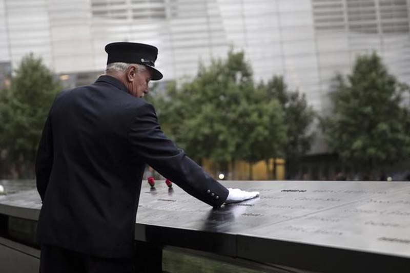 9/11 anniversary National September 11 Memorial