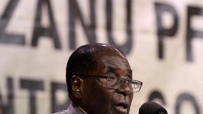 Mugabe arrives in Venezuela for Non Aligned Summit