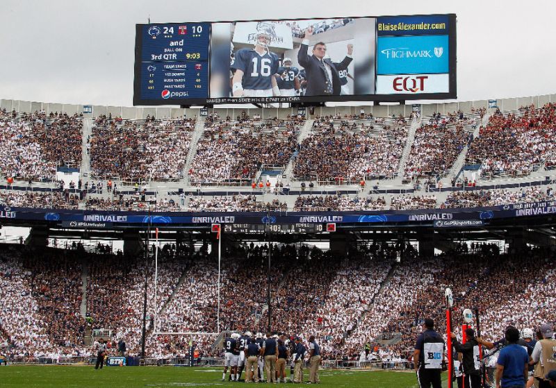 Amfoot- Tribute to Paterno sparks protest