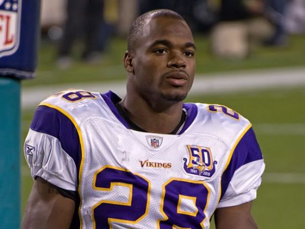 Vikings RB Adrian Peterson to Have Knee Surgery Thursday Report