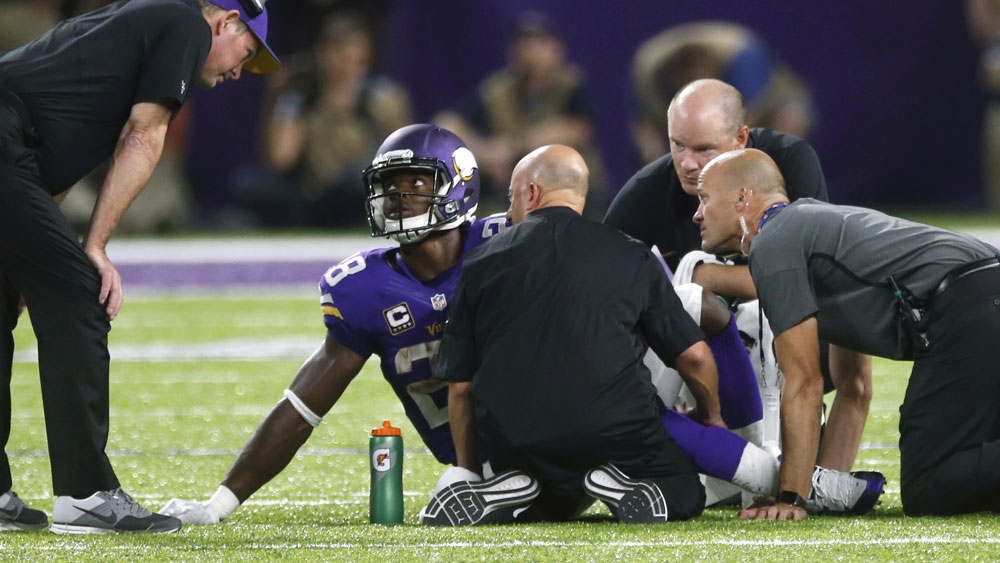 Adrian Peterson carried through restaurants on way to locker room