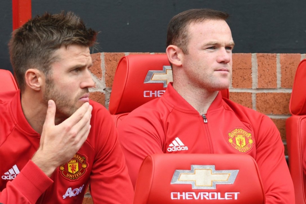 Wayne Rooney sits out Saturday's victory over champion Leicester at Old Trafford with fellow Manchester United substitute Michael Carrick left