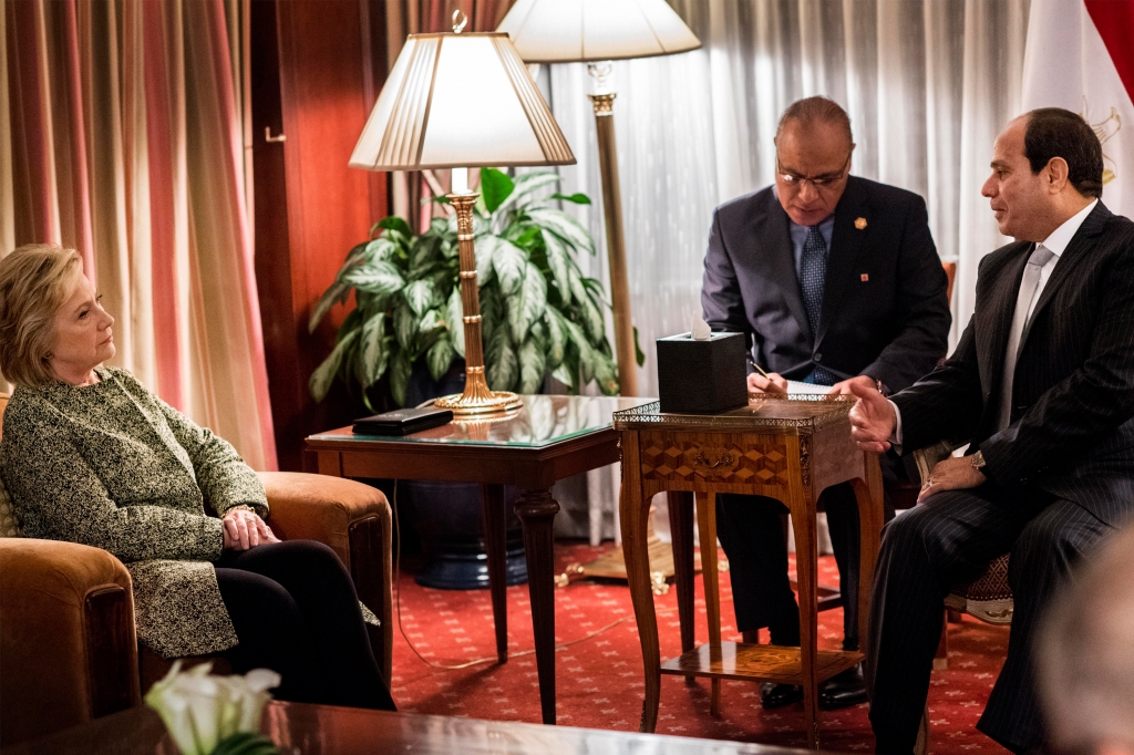 With a translator in the middle Hillary Clinton meets with Egypt’s President Abdel Fattah el Sisi in New York on Sept