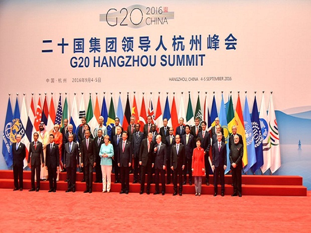 World leaders take a group