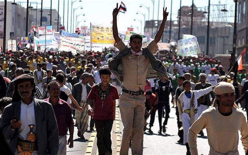 People's Resistance Forces loyal to President of Yemen Abd Rabbuh Mansur Hadi members are seen after they took control of Souq Al Dabab district from houthi forces in Taiz Yemen