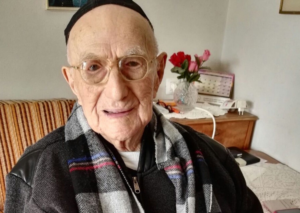 World's oldest man 113 will finally have his bar mitzvah