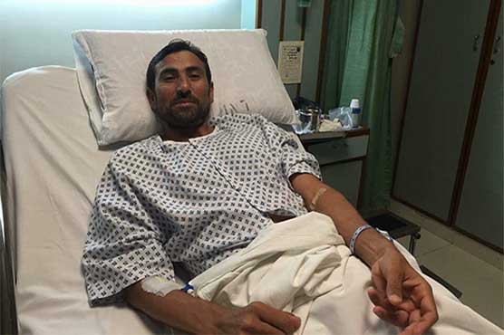 Younis Khan hospitalised doctors advise one week rest
				0