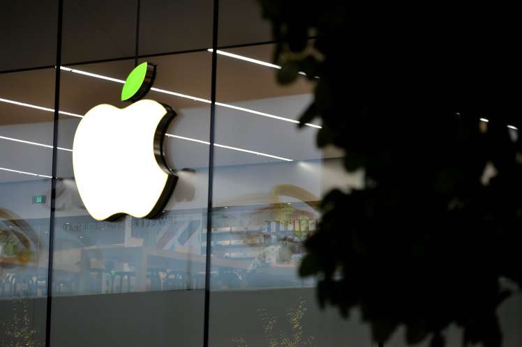 Lew says Apple's tax fight could spur congressional action