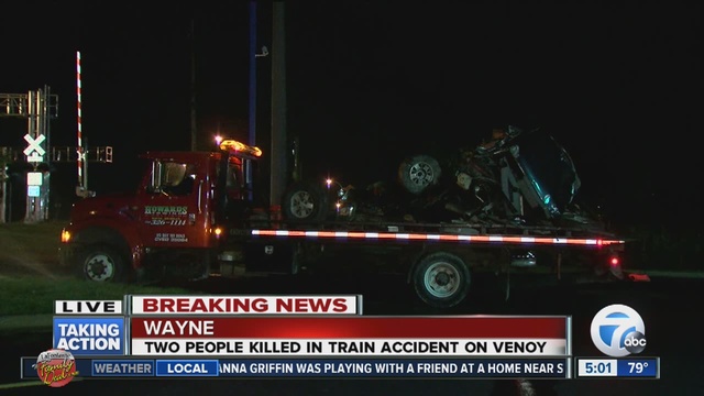 2 dead after Amtrak train hits vehicle in Wayne                      WXYZ