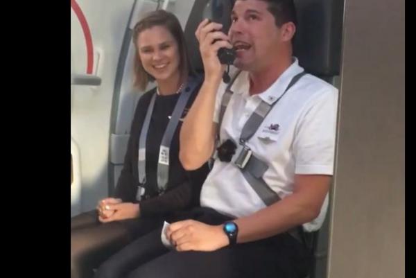 Flight attendant gives landing announcements with 'Looney Tunes' imitations