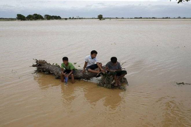 10 dead, 3 missing in Indonesian floods, landslides: official