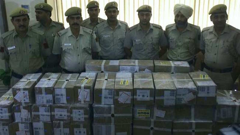 2 arrested for stealing over 1000 I-Phones, cops recover 900