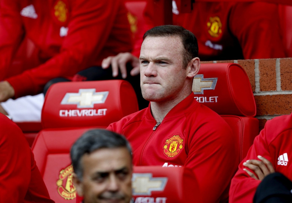 Mourinho offers hope to dropped Rooney