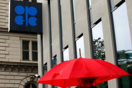 OPEC must enact cuts for sustained oil price rise, IEA says