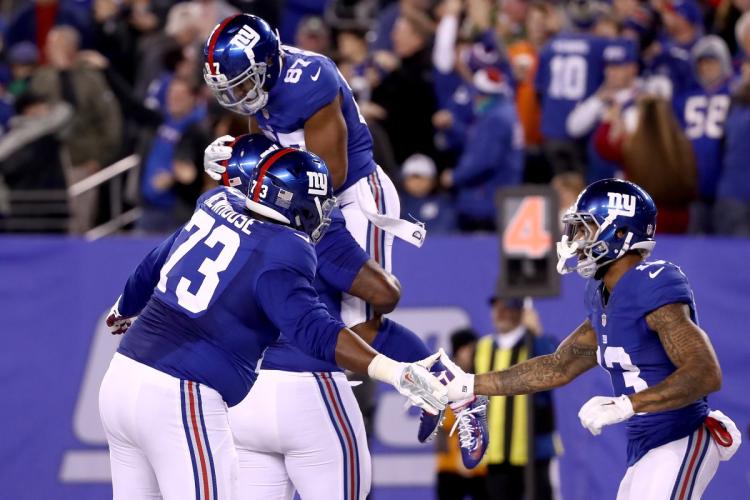 Sterling Shepard celebrates the Giants&#39 go-ahead touchdown after Ben Mc Adoo decides to go for it on fourth-and-goal from the three-yard line