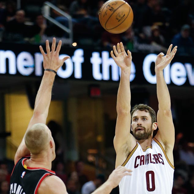 Kevin Love scores record 34 first-quarter points to power Cavs to rout of Blazers