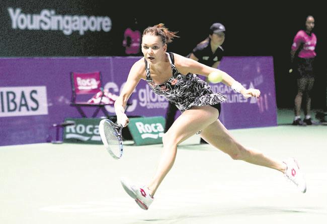 Radwanska advances to semis at WTA Finals