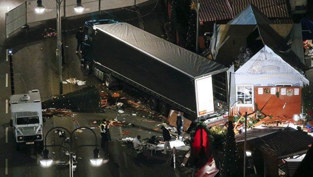 Lorry ploughs into German market - reports