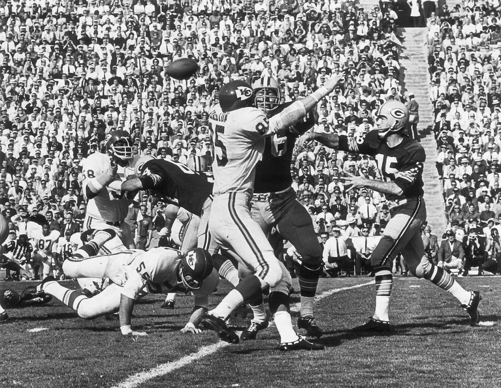 Bart Starr throws